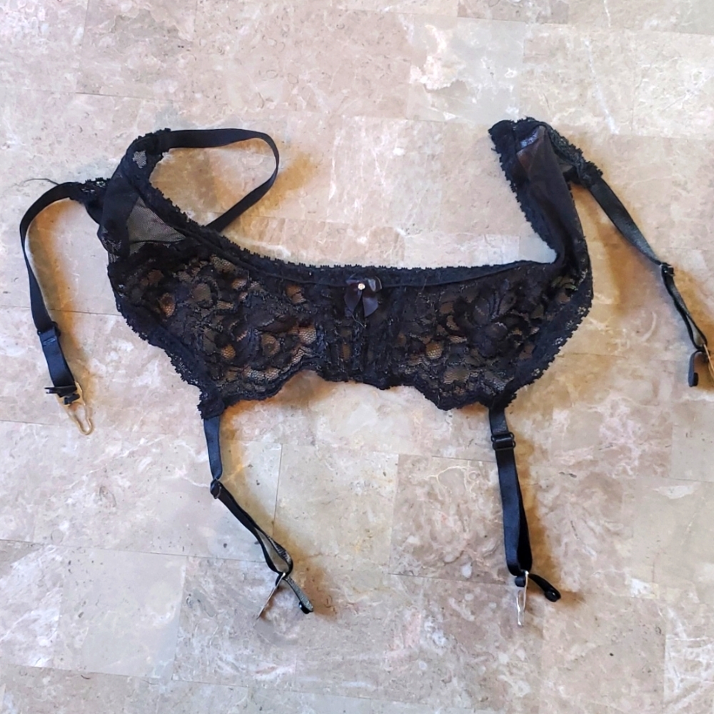 Black lace garter belt